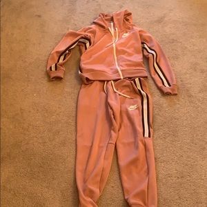 Pink Women’s Nike Sweatsuit!